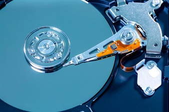 Comment sont récupérées les données stockées dans le disque dur ?